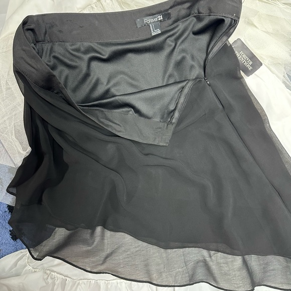 Skirt - Picture 7 of 10